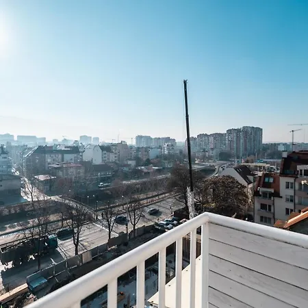 Cosy 1bd Flat With A Lovely Balcony Apartament *