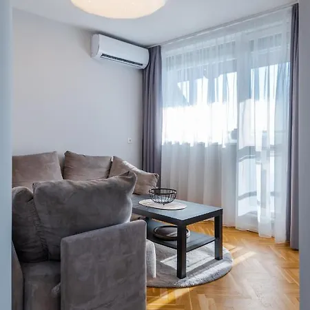 דירה Cosy 1bd Flat With A Lovely Balcony סופיה