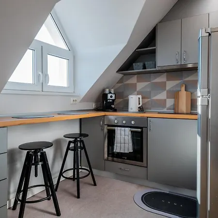 Cosy 1bd Flat With A Lovely Balcony * София