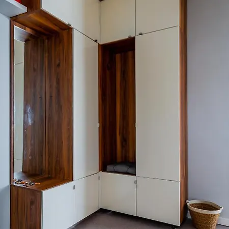 Апартаменты Cosy 1bd Flat With A Lovely Balcony